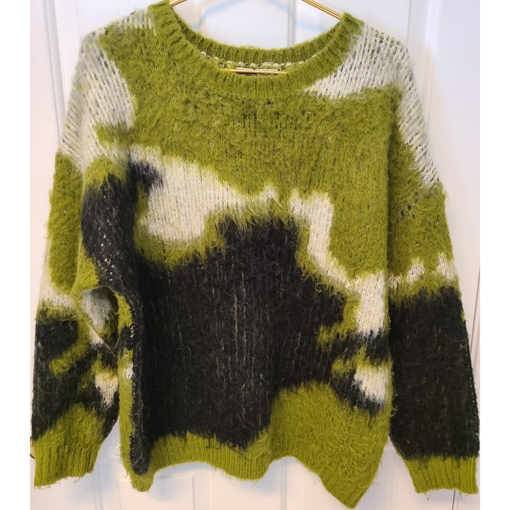 ODD Outsider Funky WEIRD‎ like Larva Fuzzy Sweater Sz M Grunge
